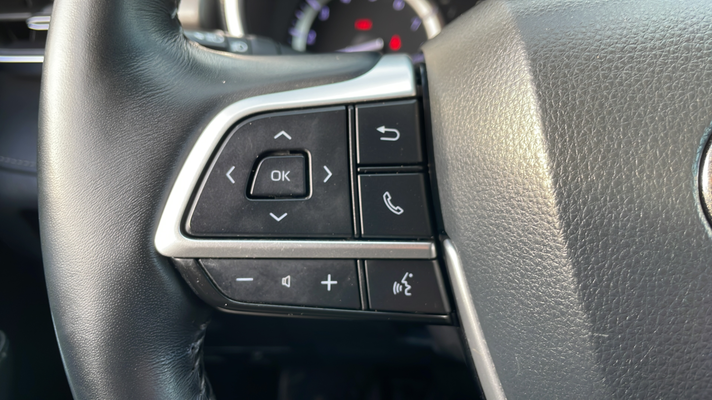 Certified Used 2022 Gray Toyota Limited image 33