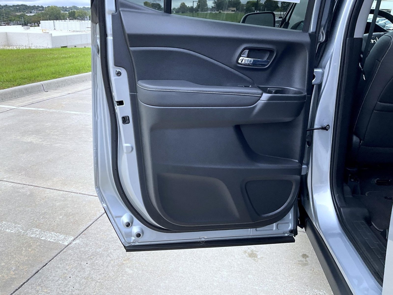 Used 2025 Silver Honda RTL image 18