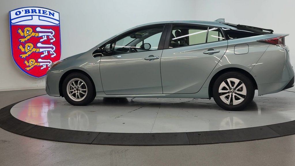 Used 2017 Pearl Toyota Four image 7