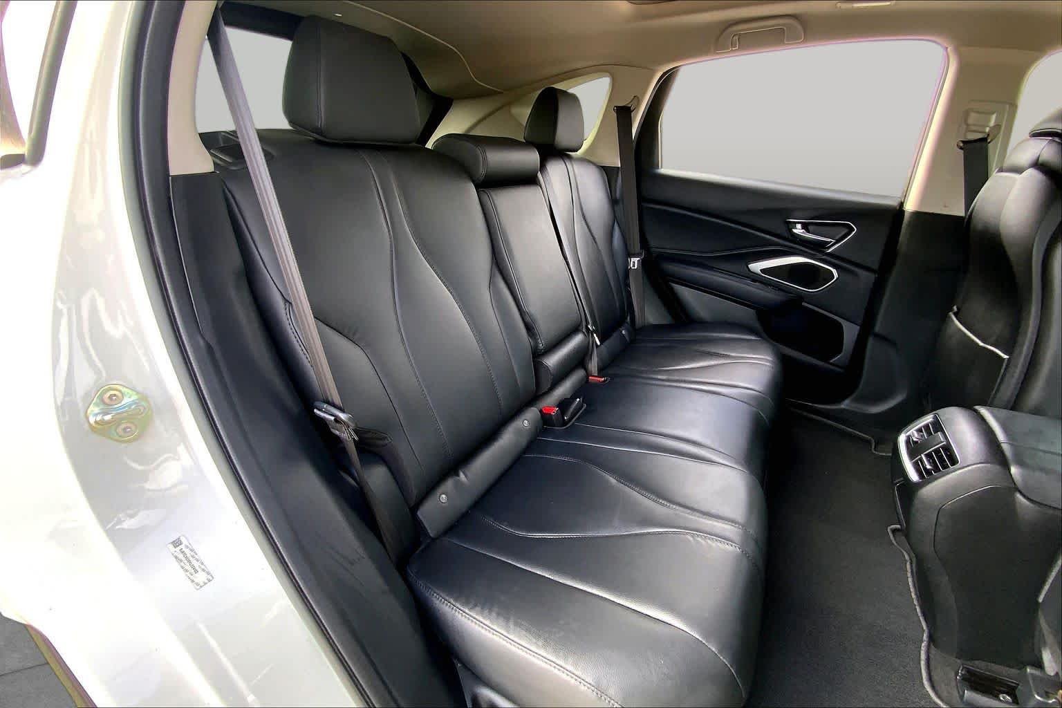 Used 2019 White Diamond Pearl Acura  image 19