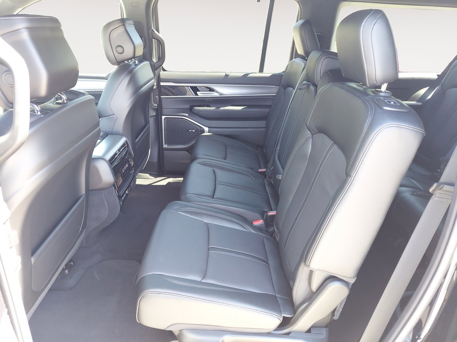 New 2026 High Gloss Black Jeep Limited Altitude image 23