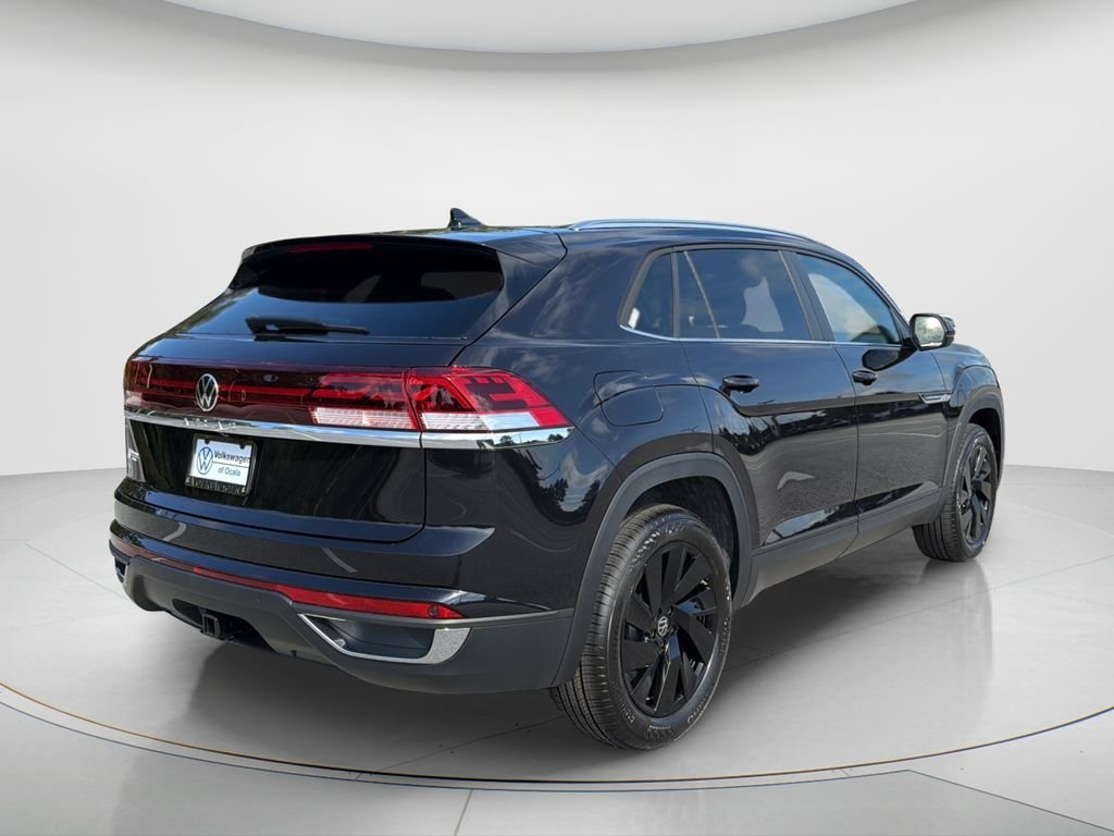 New 2026 Deep Black Pearl Volkswagen SE w/Technology image 5