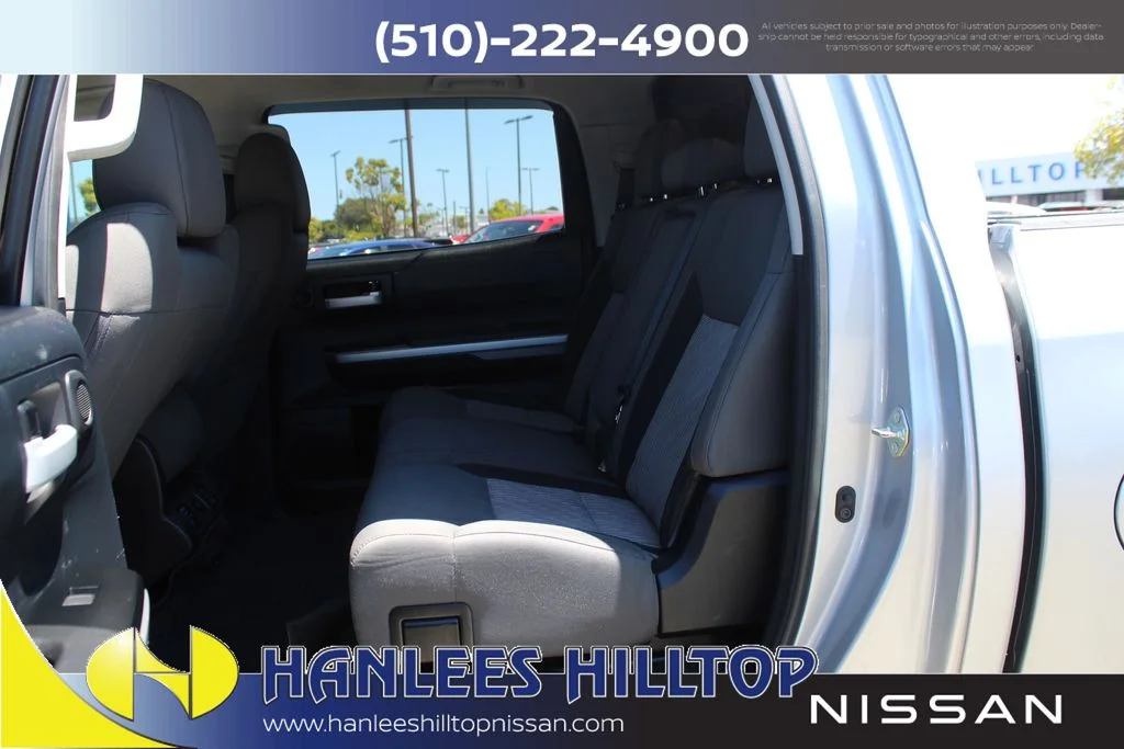 Used 2014 Silver Toyota SR5 image 13