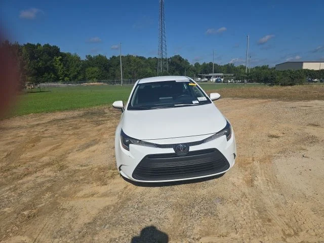 Used 2025 White Toyota LE image 13