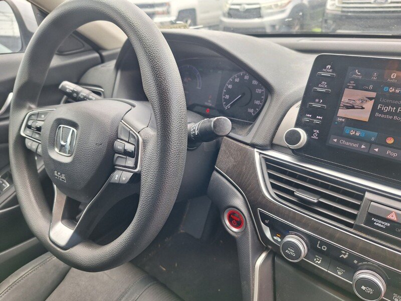 Used 2018  Honda EX image 25