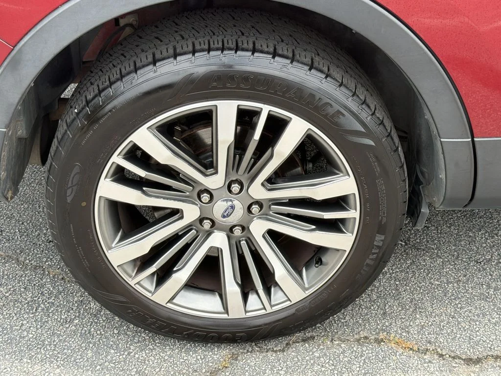 Used 2018 Red Ford Platinum image 19