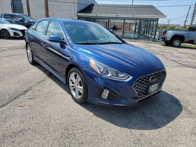 Used 2018 Blue Hyundai Sport image 11