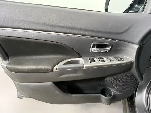 Used 2021 Gray Mitsubishi 2.0 SE image 30