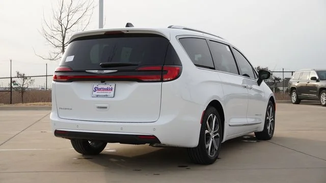 New 2026 Bright White Clear-Coat Exterior Paint Chrysler Pinnacle image 9
