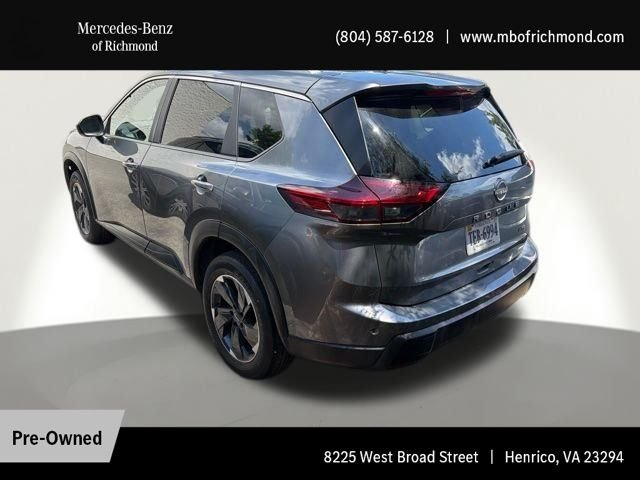 Used 2025 Gray Nissan SV image 5