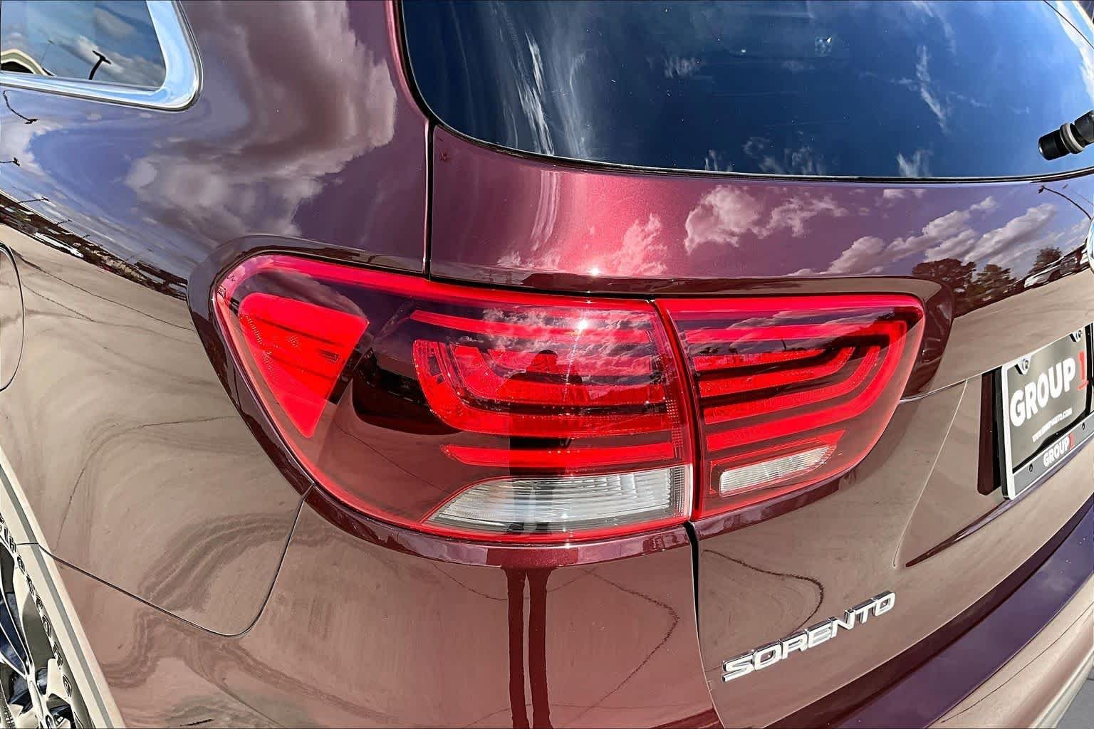 Used 2020 Passion Red Kia EX V6 image 29