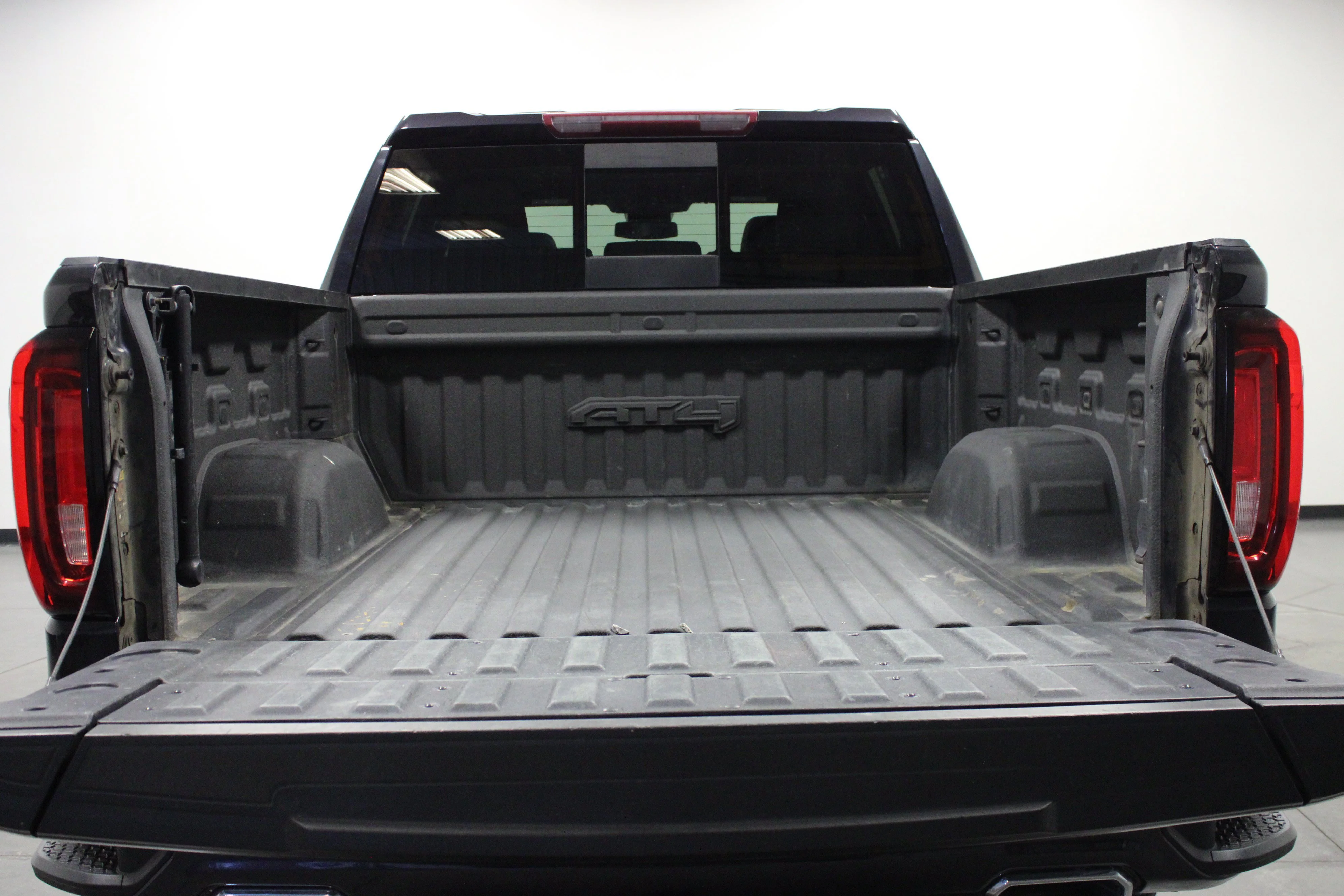 Used 2023 Titanium GMC AT4 image 14
