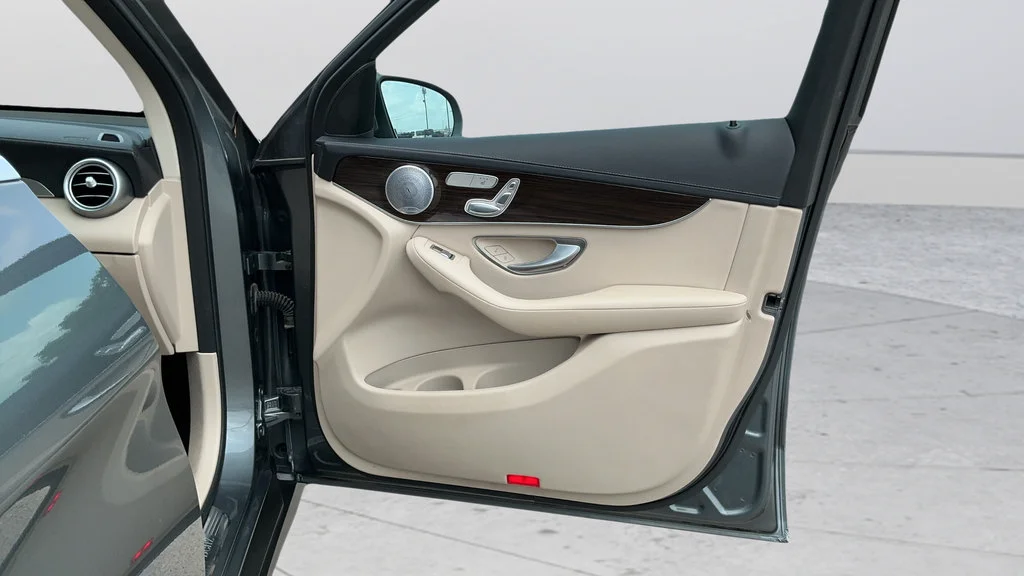 Used 2019  Mercedes-Benz GLC 300 image 23