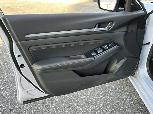 2023 Nissan Altima SR - Photo 27