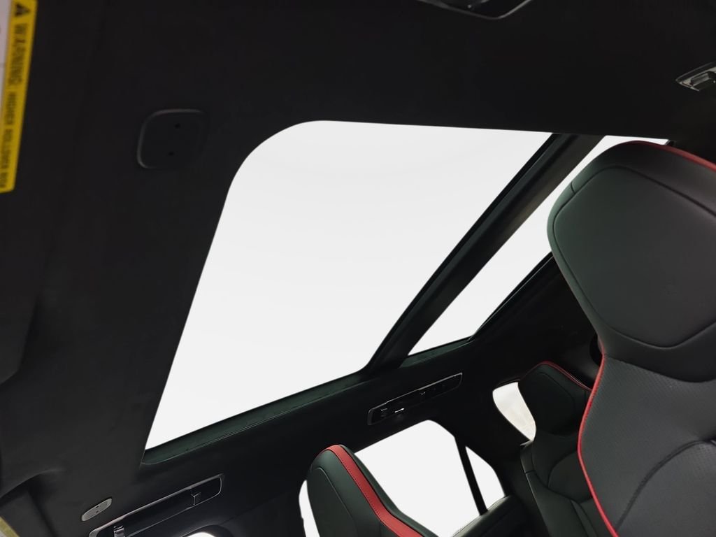 New 2025 Match-to-Sample Black in Satin finish LAND ROVER SV Edition Two image 31