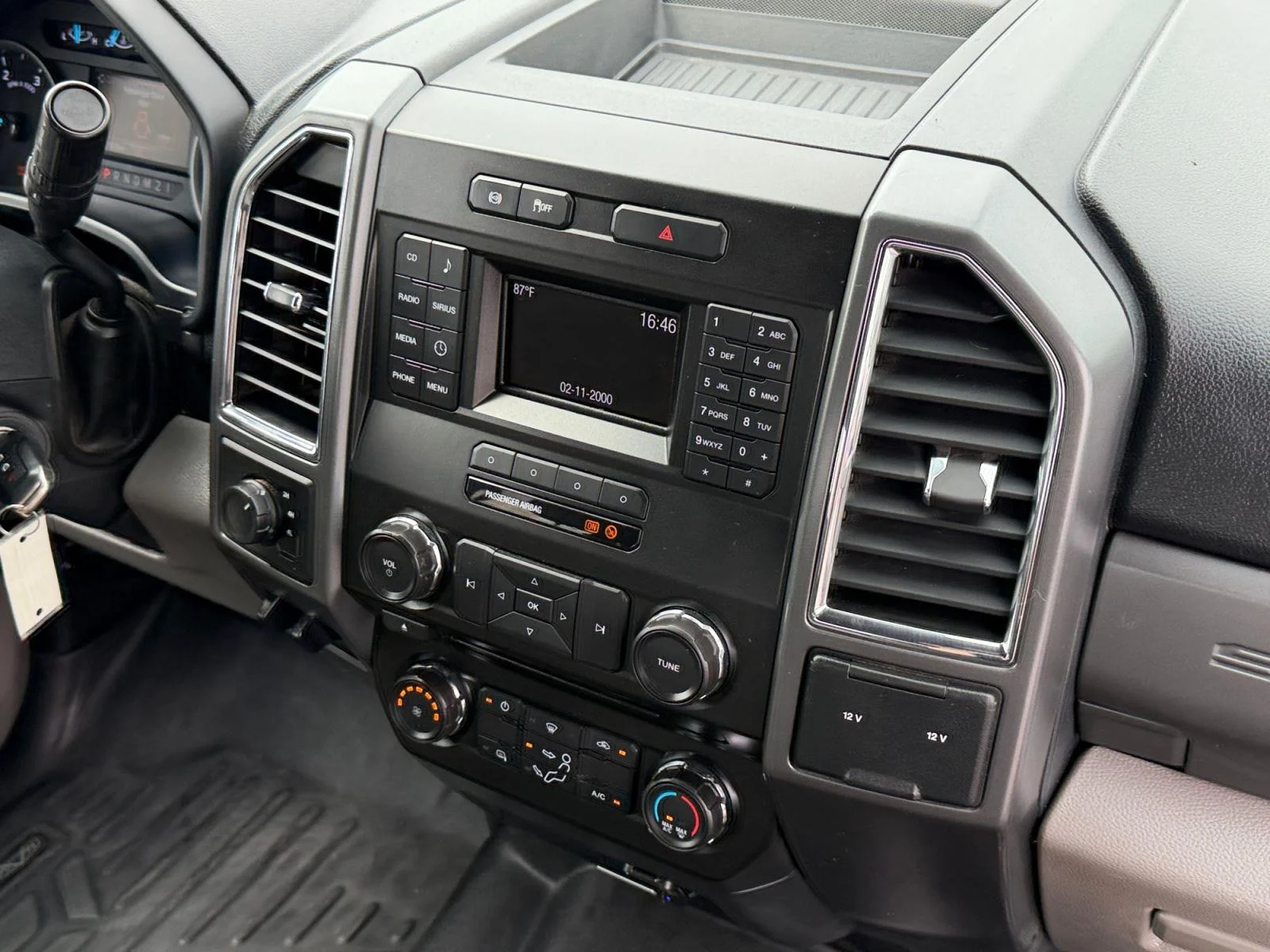 2018 Ford F-350 Super Duty XLT - Photo 48