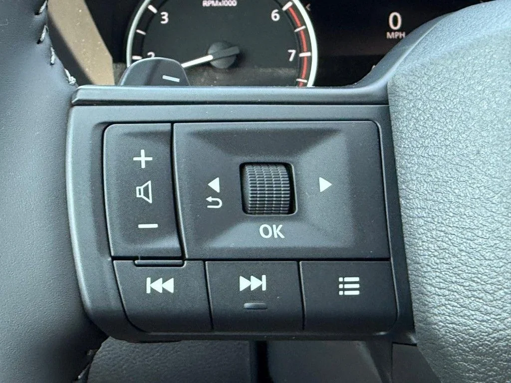 2026 Nissan Rogue SV - Photo 8