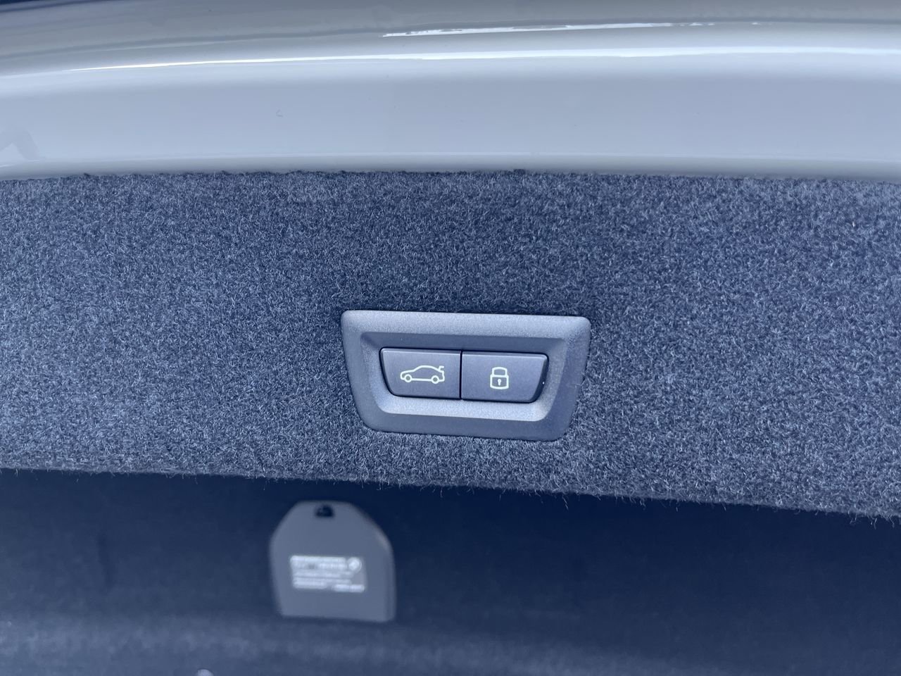 2025 BMW i7 50 - Photo 34