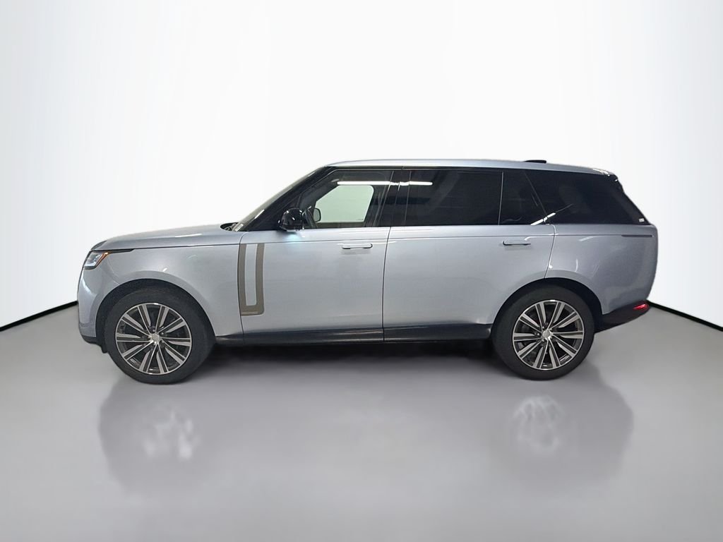 Used 2023  Land Rover Autobiography image 2
