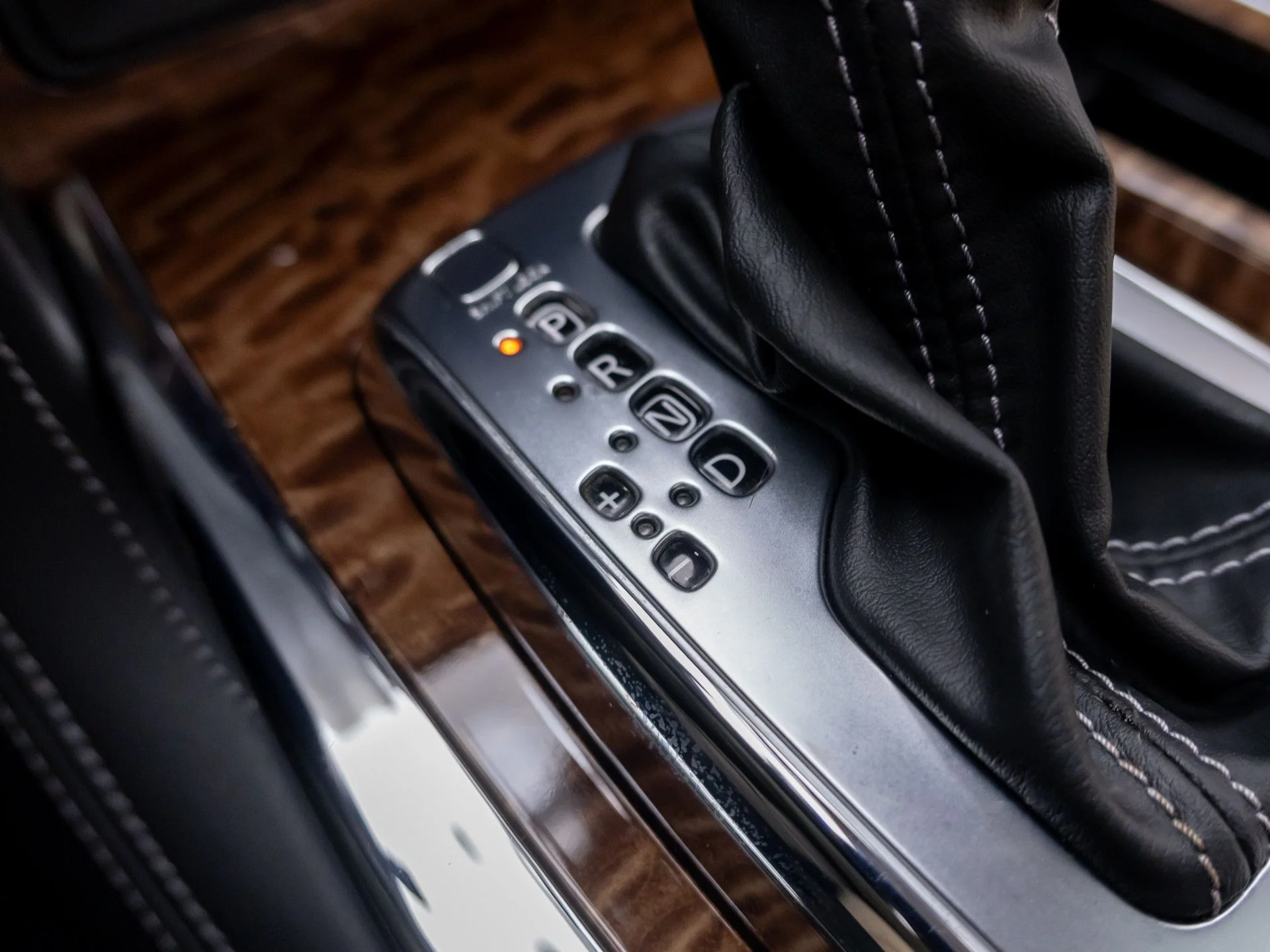 Used 2019 Blue Nissan Platinum image 24