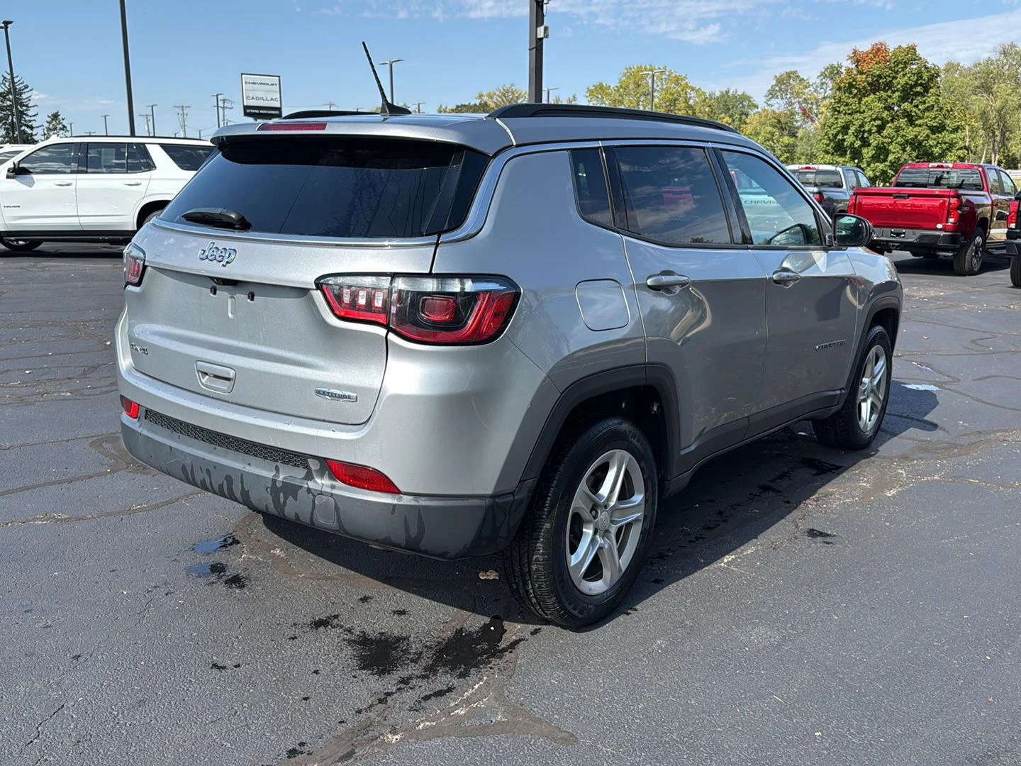 Used 2024 Baltic Gray Metallic Clearcoat Jeep Latitude image 5