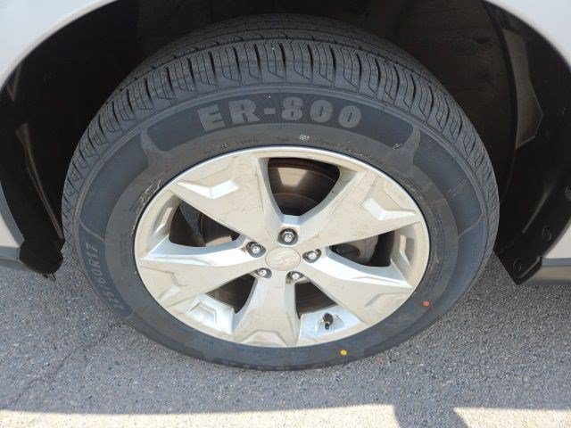 Used 2015 Ice Silver Metallic Subaru 2.5i image 23