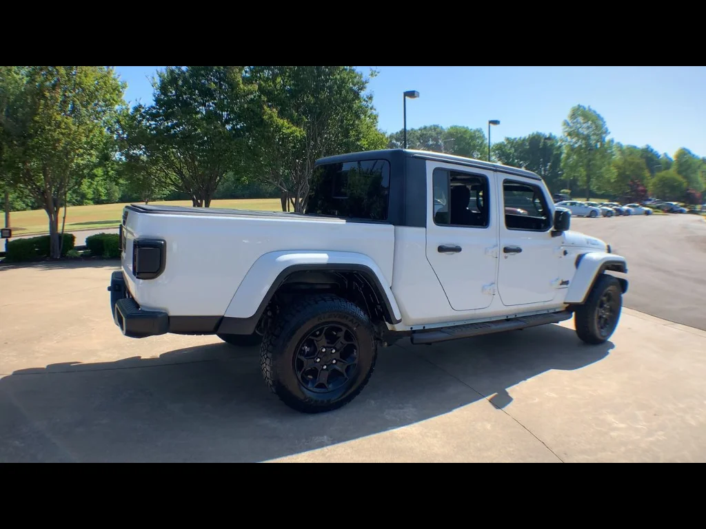 Used 2023 BRGHTWHT/BLACK Jeep Willys image 8