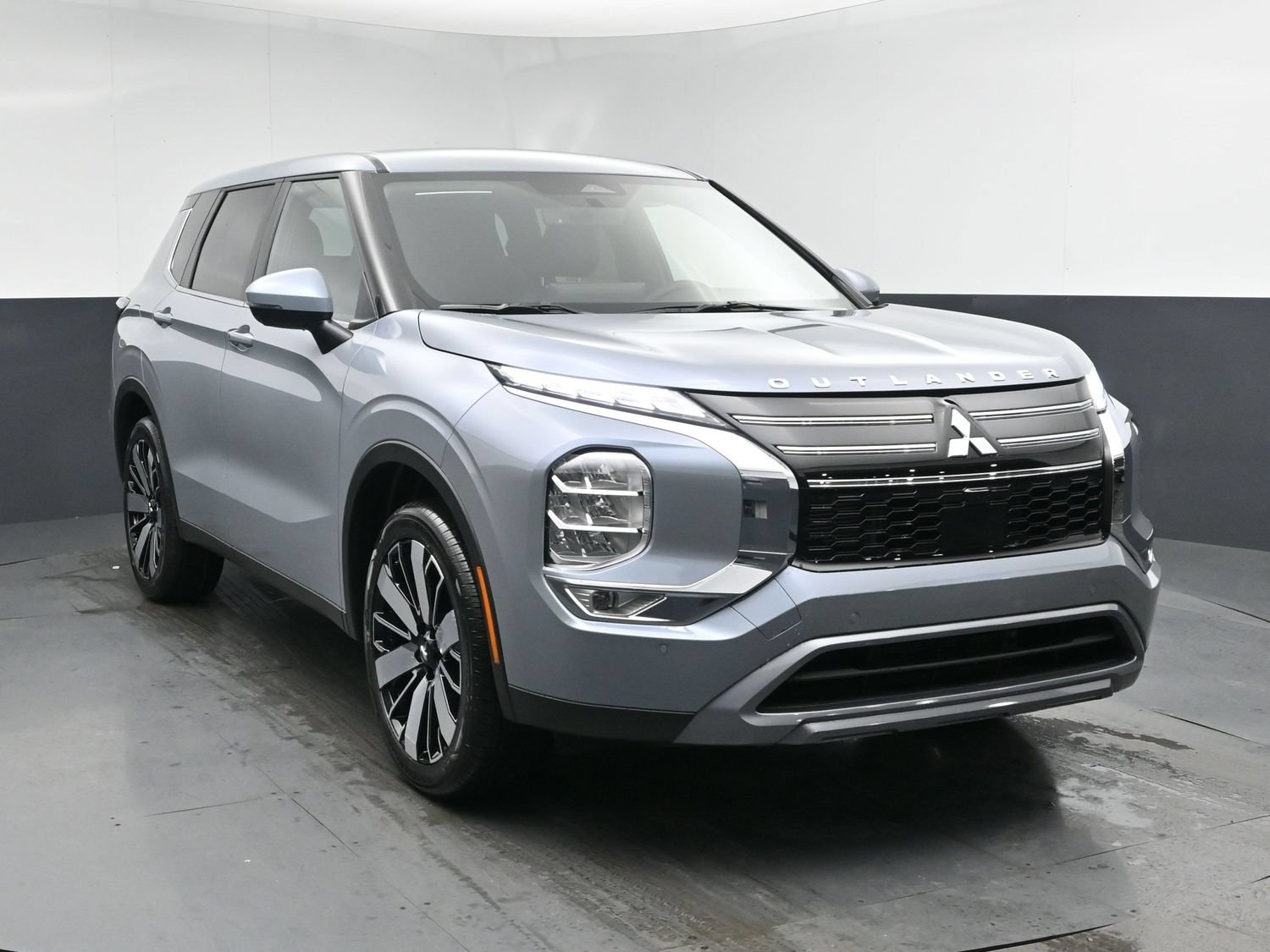 New 2026 Gray Mitsubishi SE 1.5T 2WD image 2