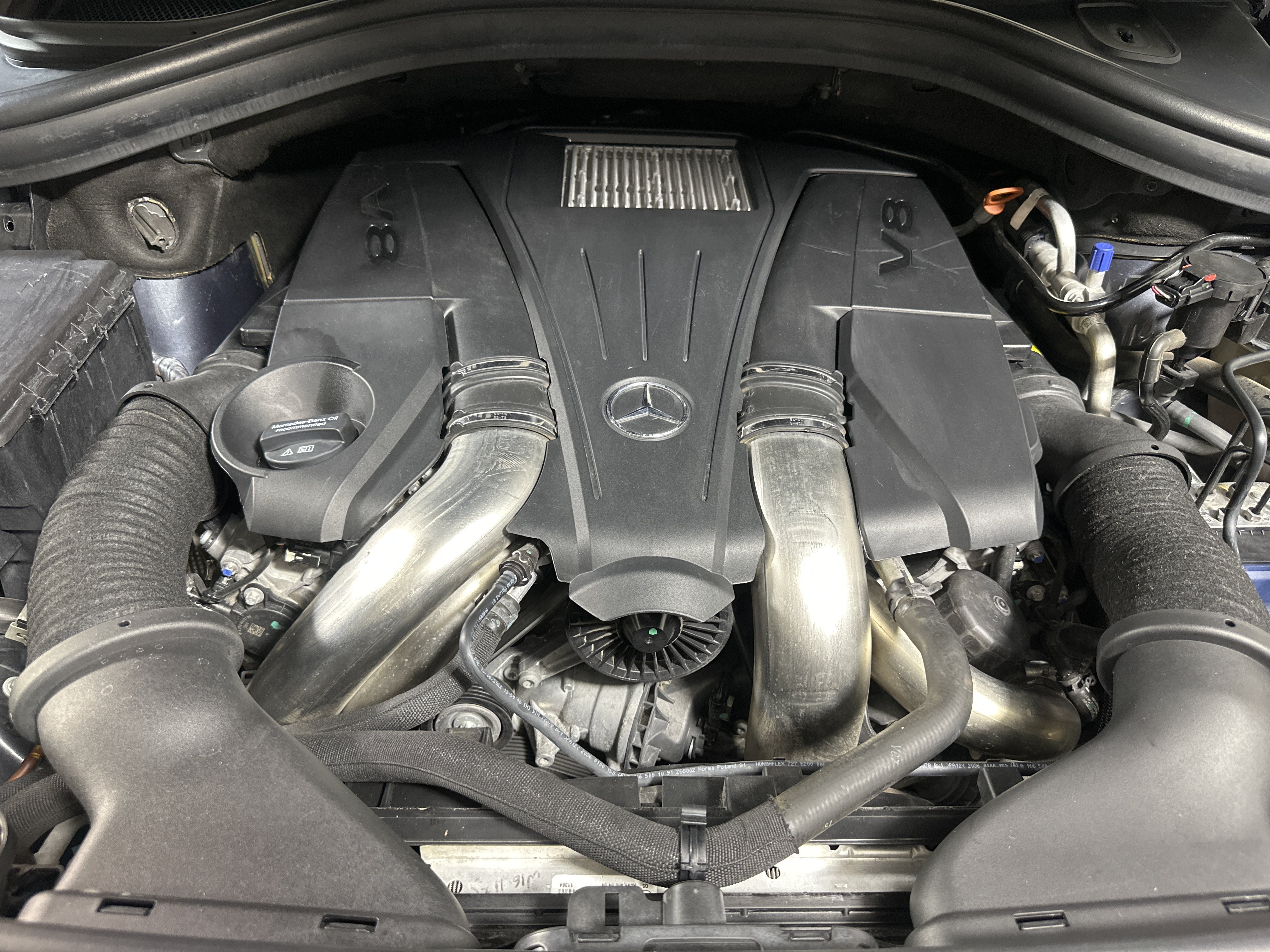 Used 2017  Mercedes-Benz GLS 550 image 25