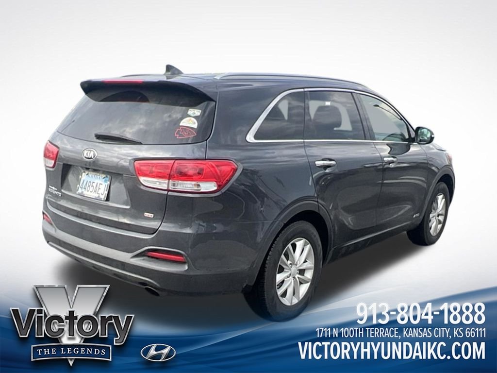 Used 2018 Gray Kia LX image 5