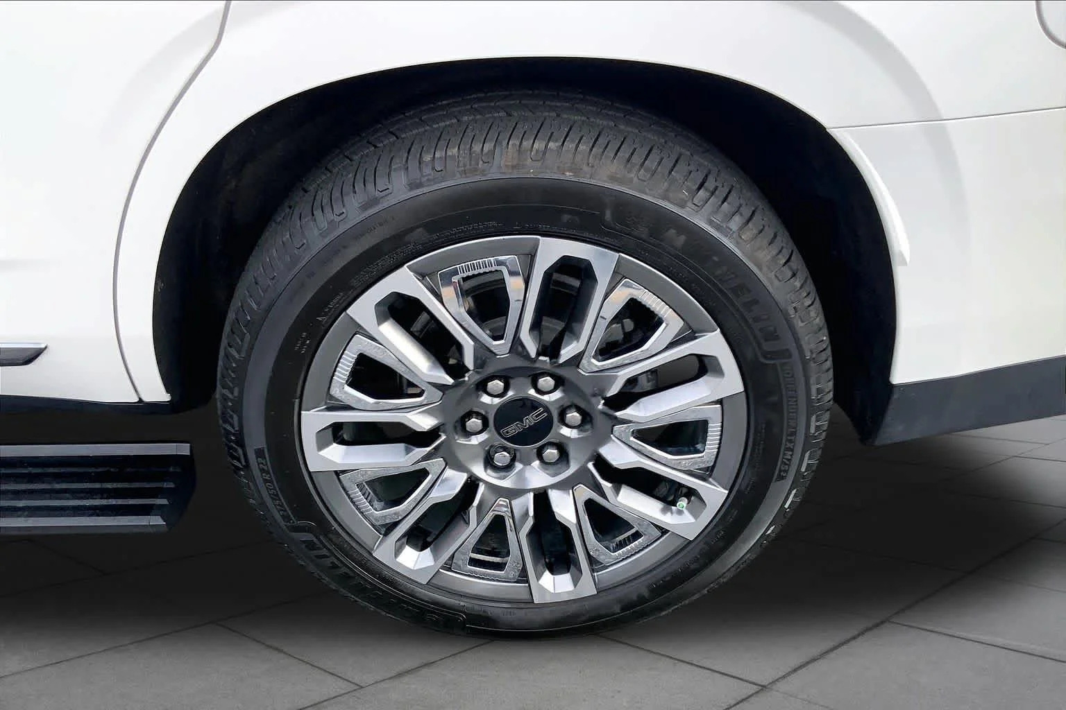 Certified Used 2023 White Frost Tricoat GMC Denali Ultimate image 10