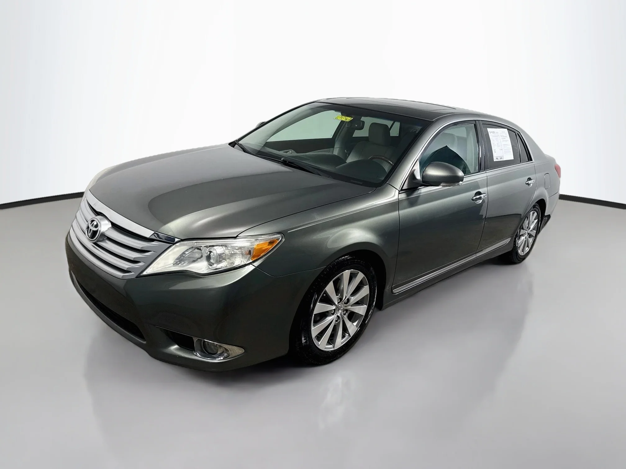 Used 2011 Cypress Pearl Toyota Limited image 3
