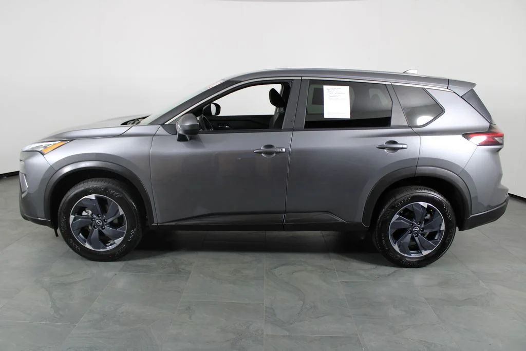 2024 Nissan Rogue SV - Photo 12