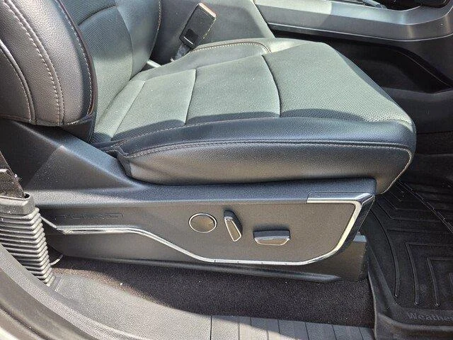 Used 2021 Star White Metallic Tri-Coat Ford LARIAT image 34