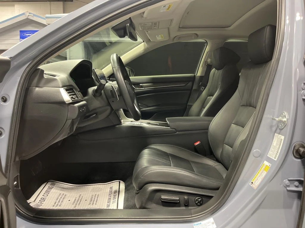 Certified Used 2022 Sonic Gray Pearl Honda Touring image 11