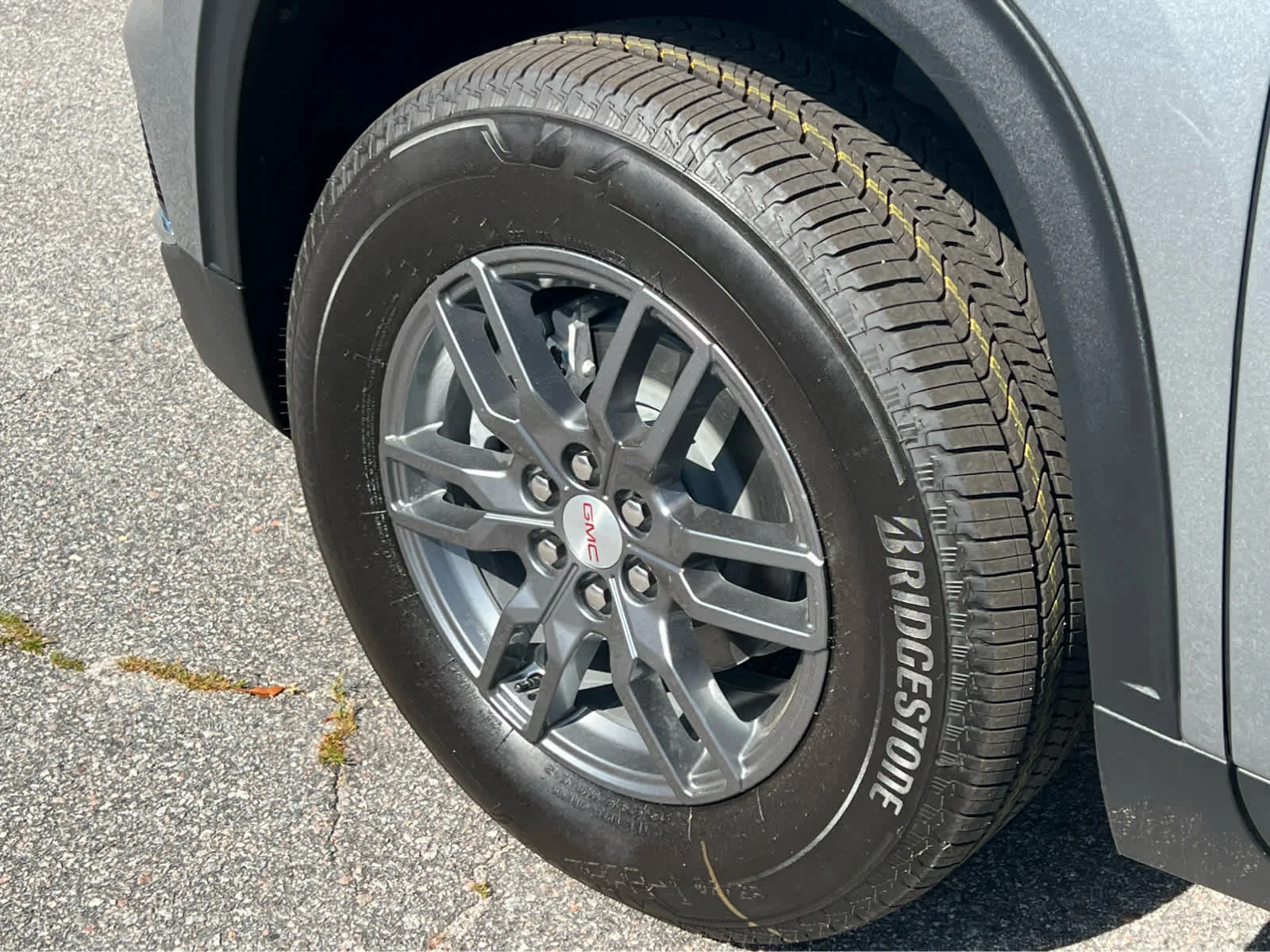 New 2025 Sterling Metallic GMC Elevation image 5