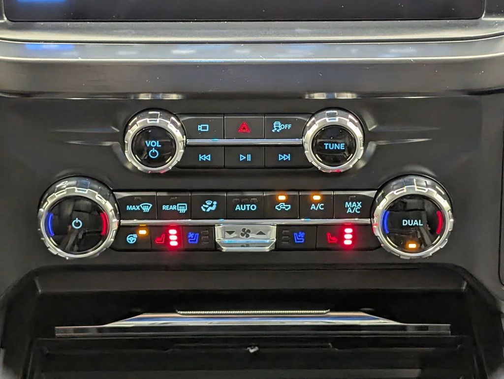 New 2026 Oxford White Ford F-250® Lariat® image 6
