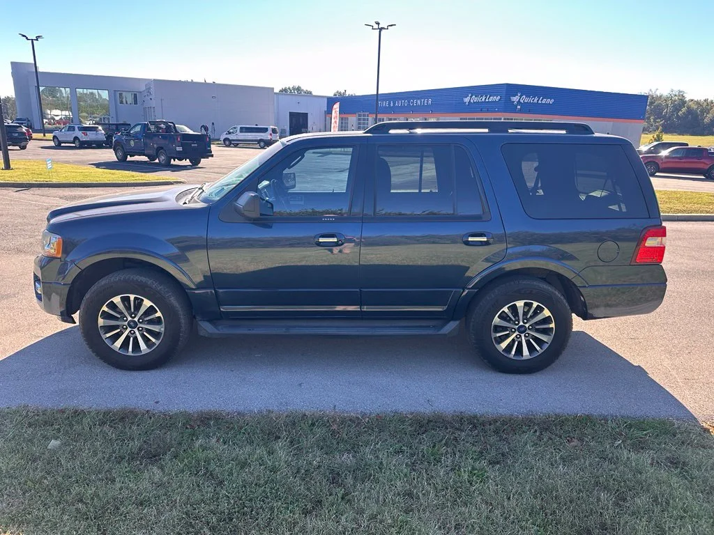 Used 2017 Blue Ford XLT image 6