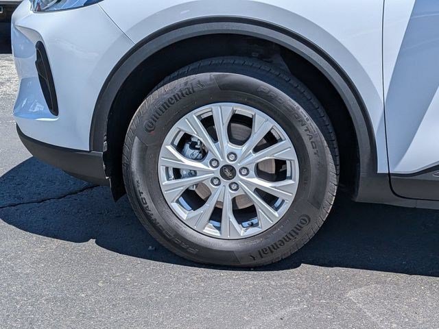 Used 2025 Oxford White Ford Active image 13