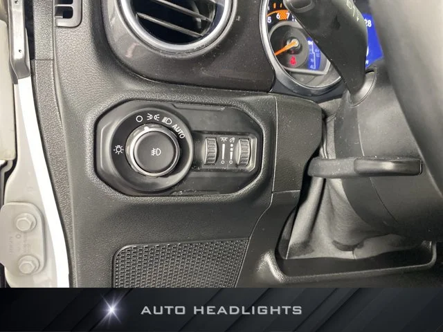 Used 2020 White Jeep Unlimited Sahara Altitude image 25