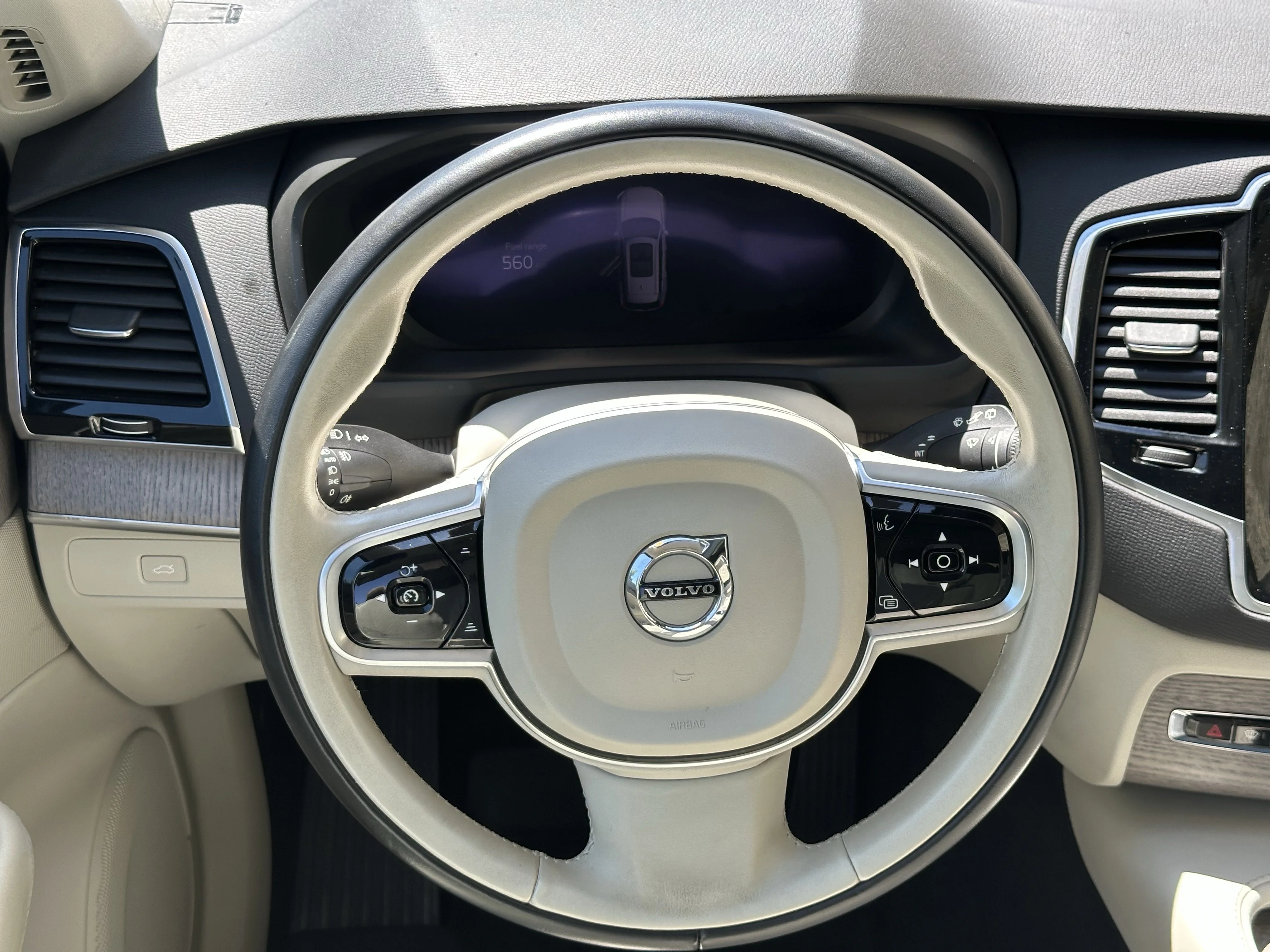 Certified Used 2024  Volvo Plus Bright Theme image 11
