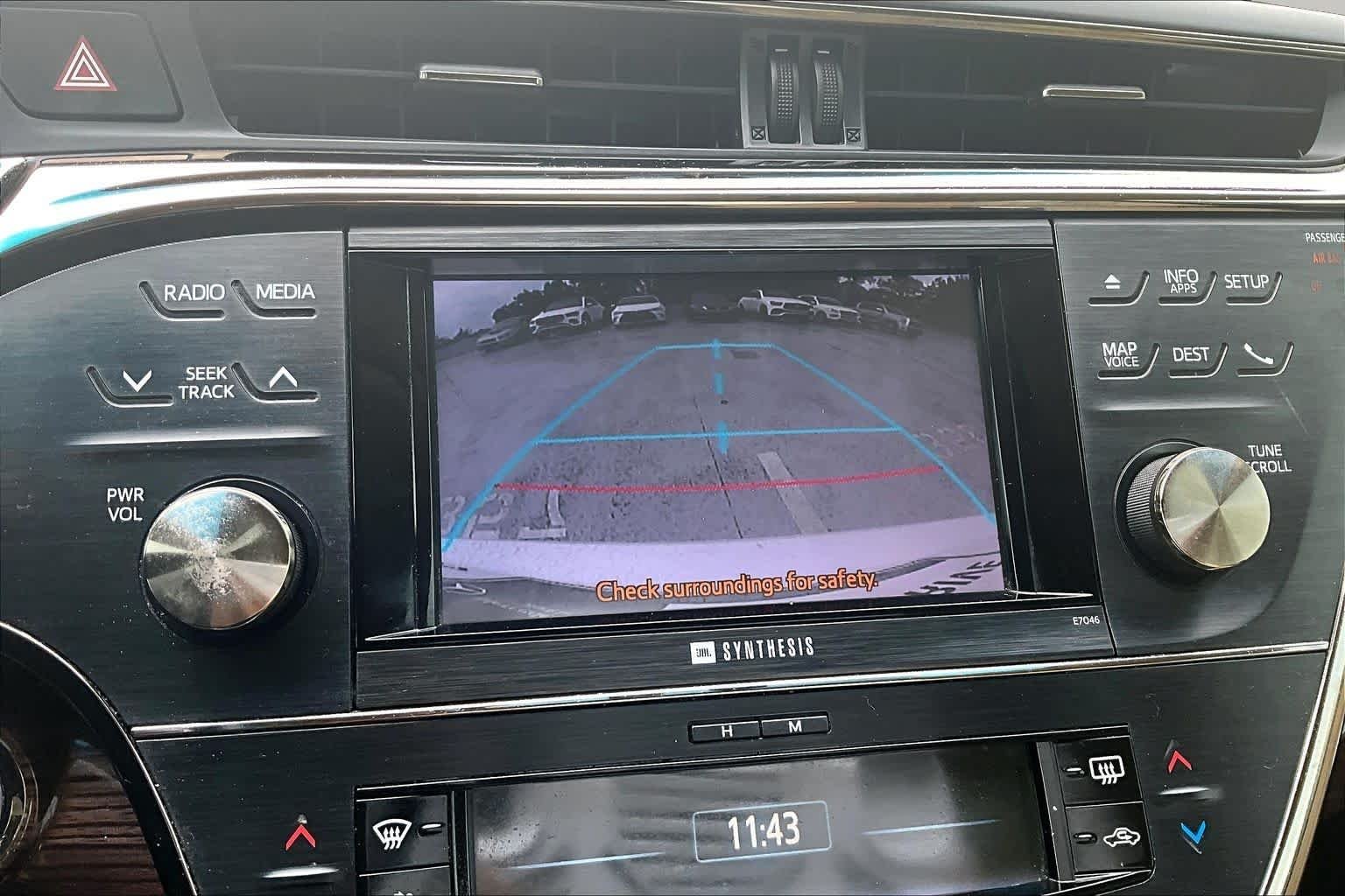 Used 2013 Blizzard Pearl Toyota Limited image 26
