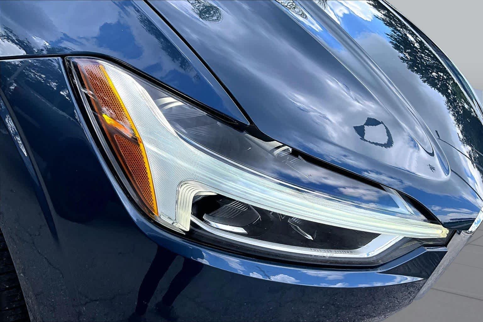 Used 2020  Volvo Inscription image 28