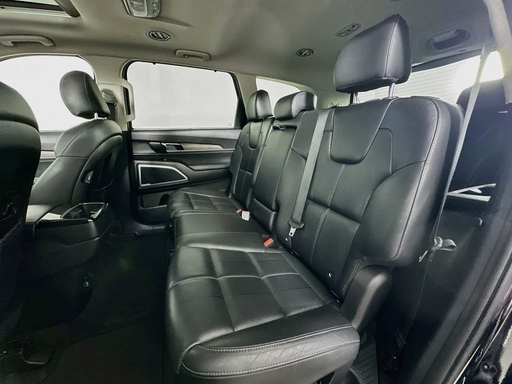 Used 2020 Ebony Black Kia EX image 27