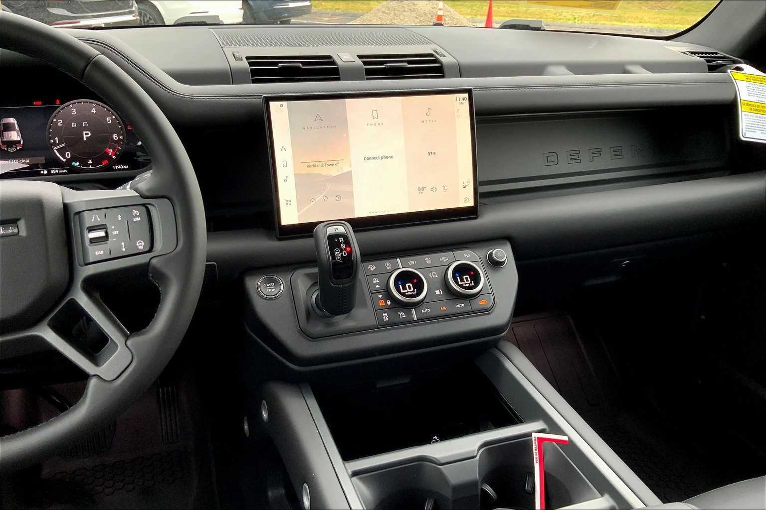 2025 Land Rover Defender S - Photo 6