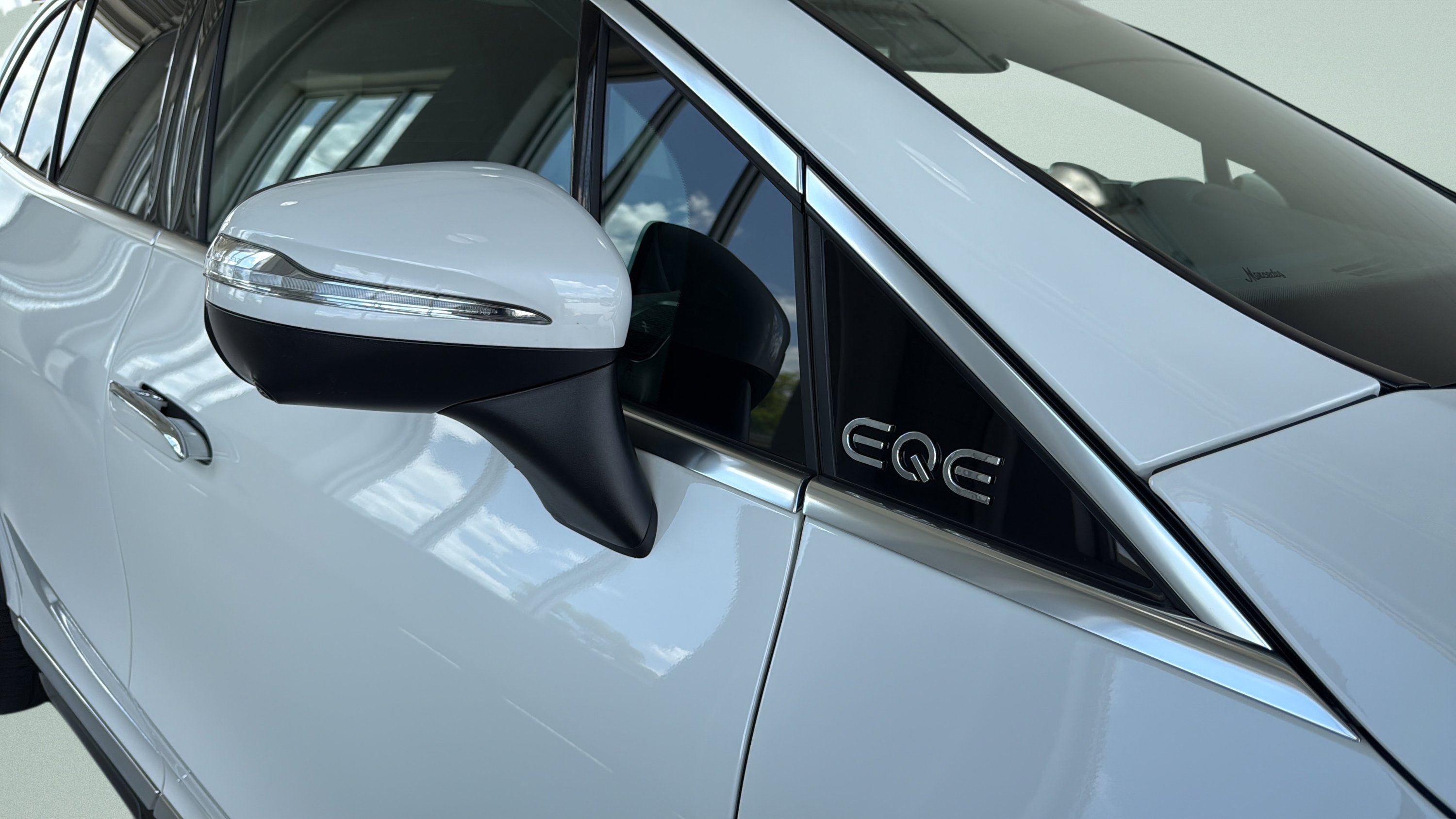 Certified Used 2026 MANUFAKTUR Moonlight White Metallic Mercedes-Benz AMG® EQE image 50