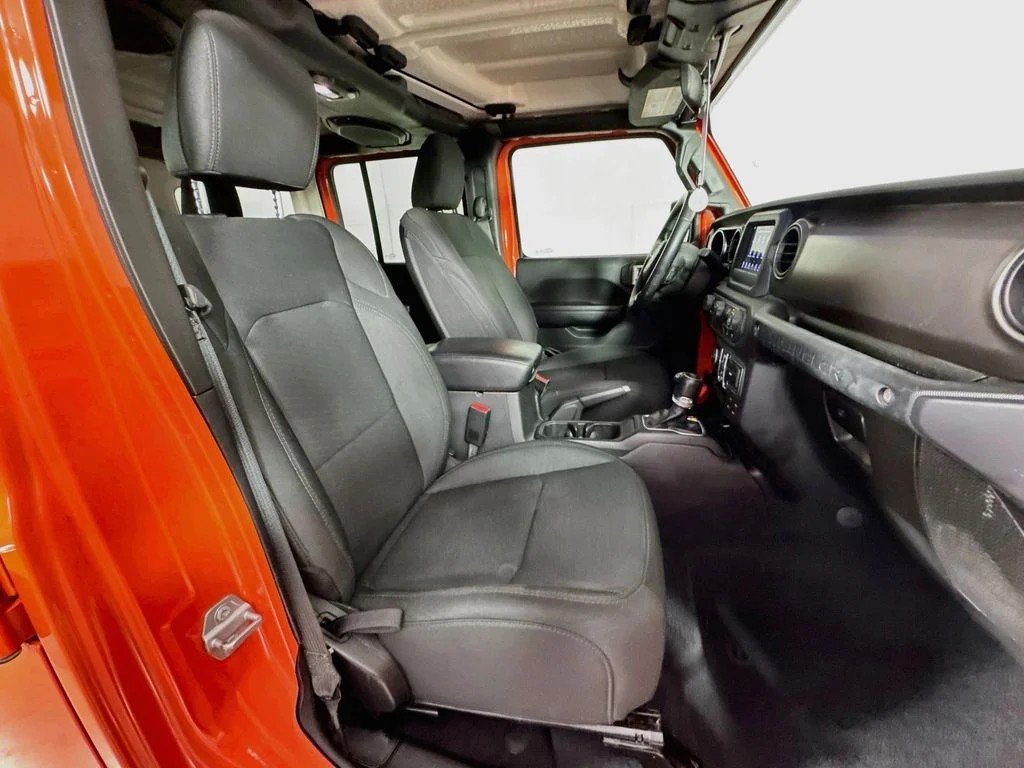Used 2018 Orange Jeep Unlimited Sport S image 33