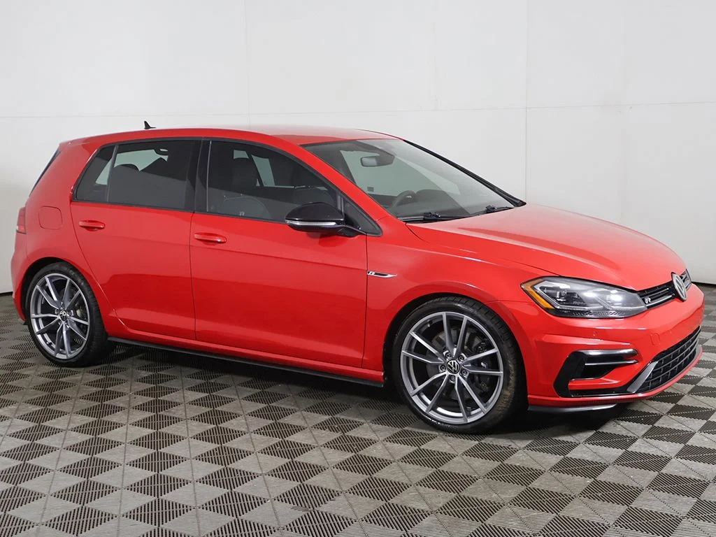 Used 2019 Red Volkswagen DCC & Navigation 4Motion image 15