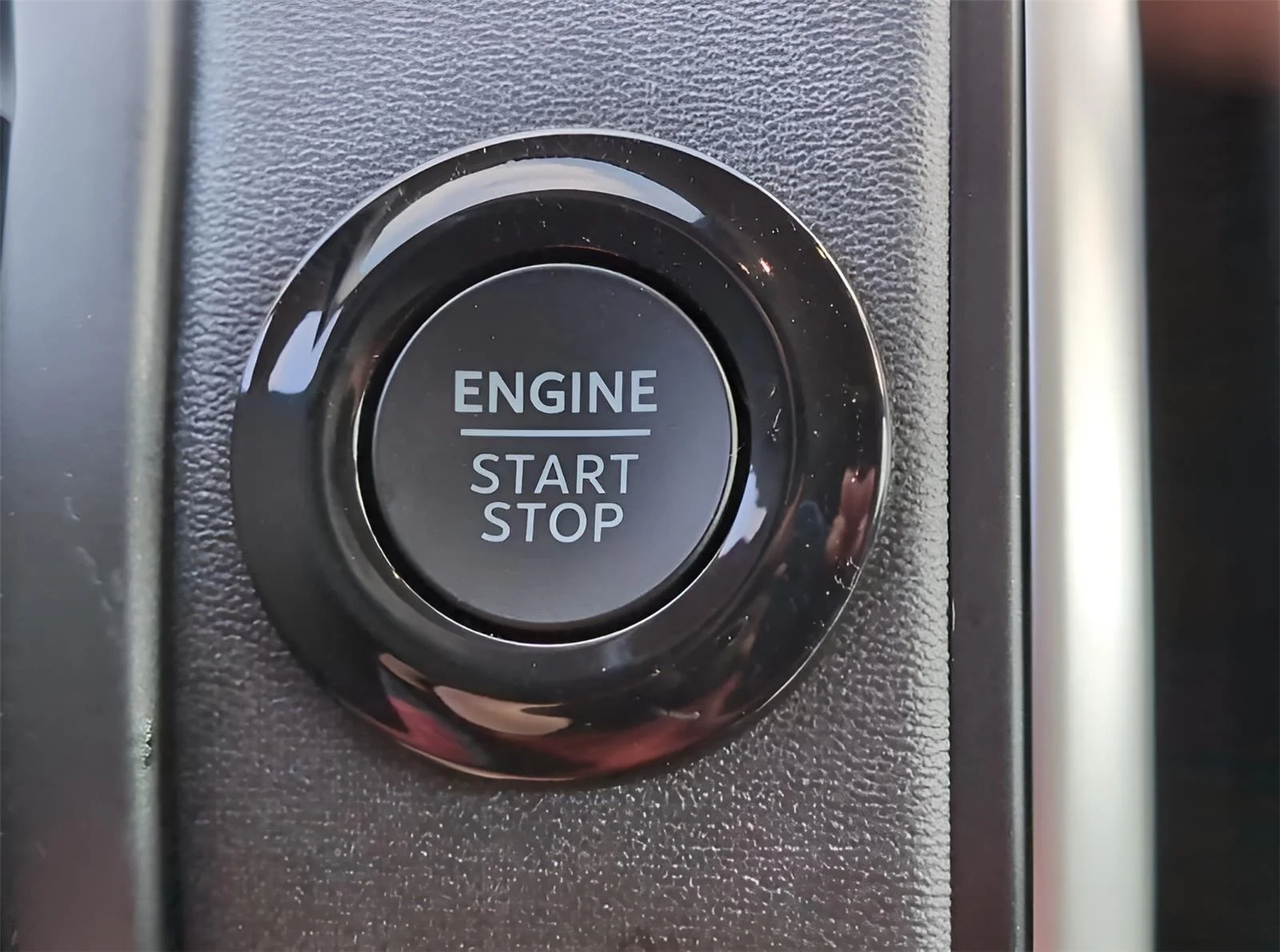 Used 2025 Agate Black Ford Active image 18