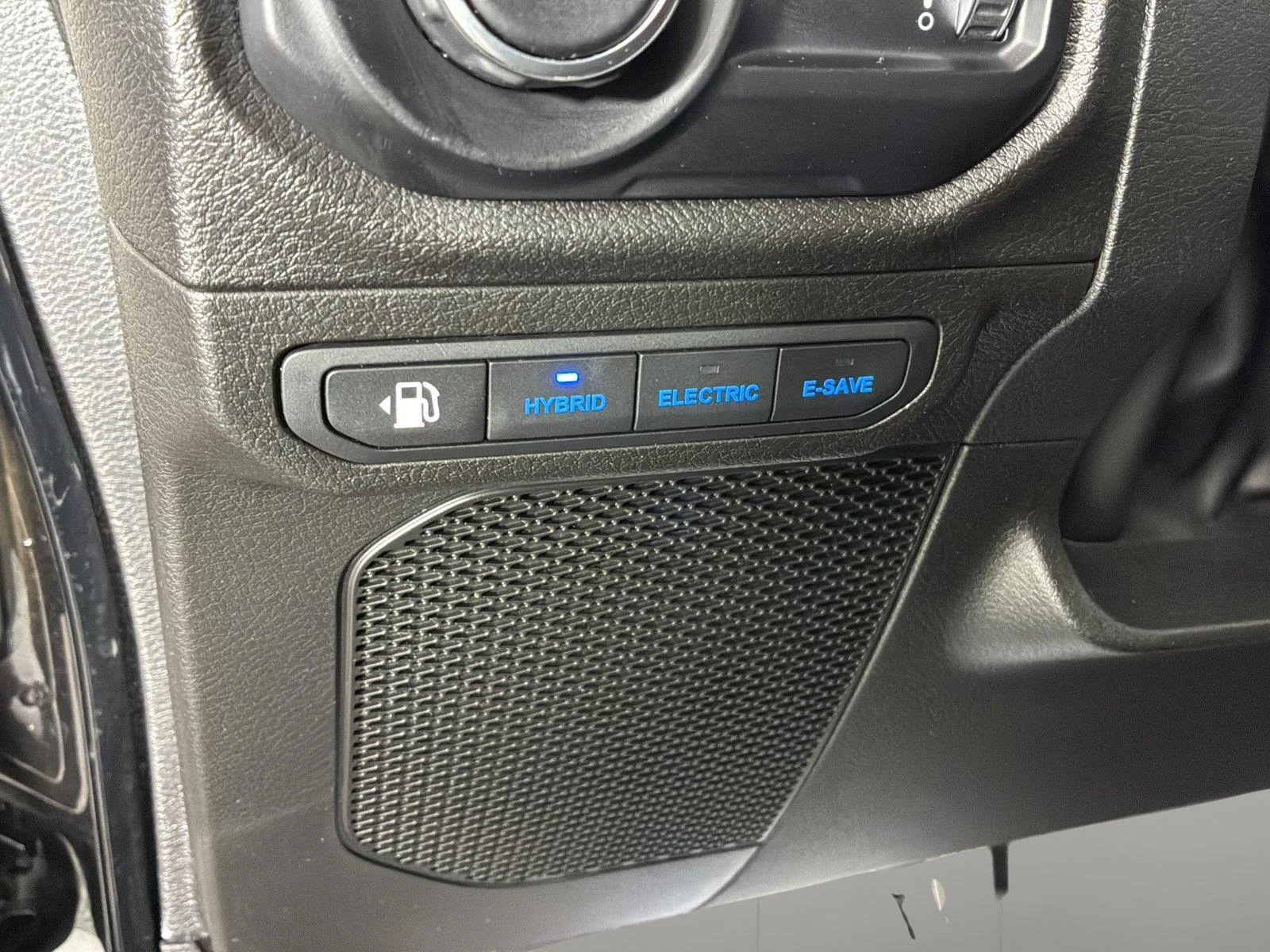 Used 2025 Black Clearcoat Jeep Sport S image 27